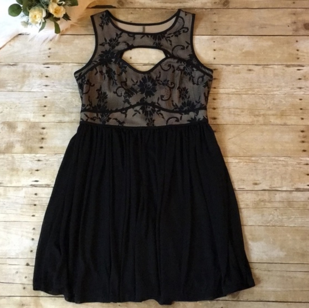 Black&cream lace dress
